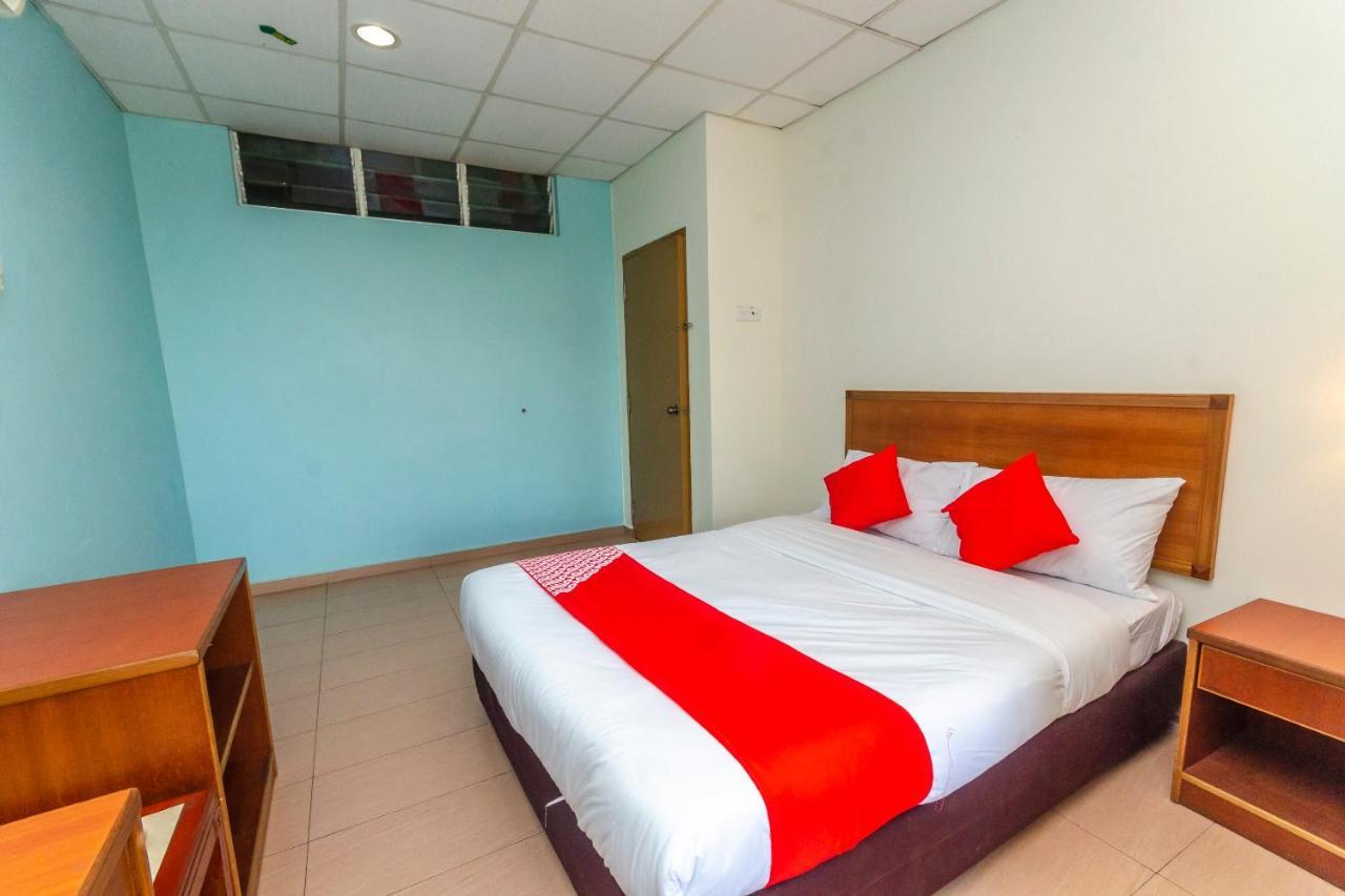 Oyo 702 D View Hotel Mersing Bagian luar foto