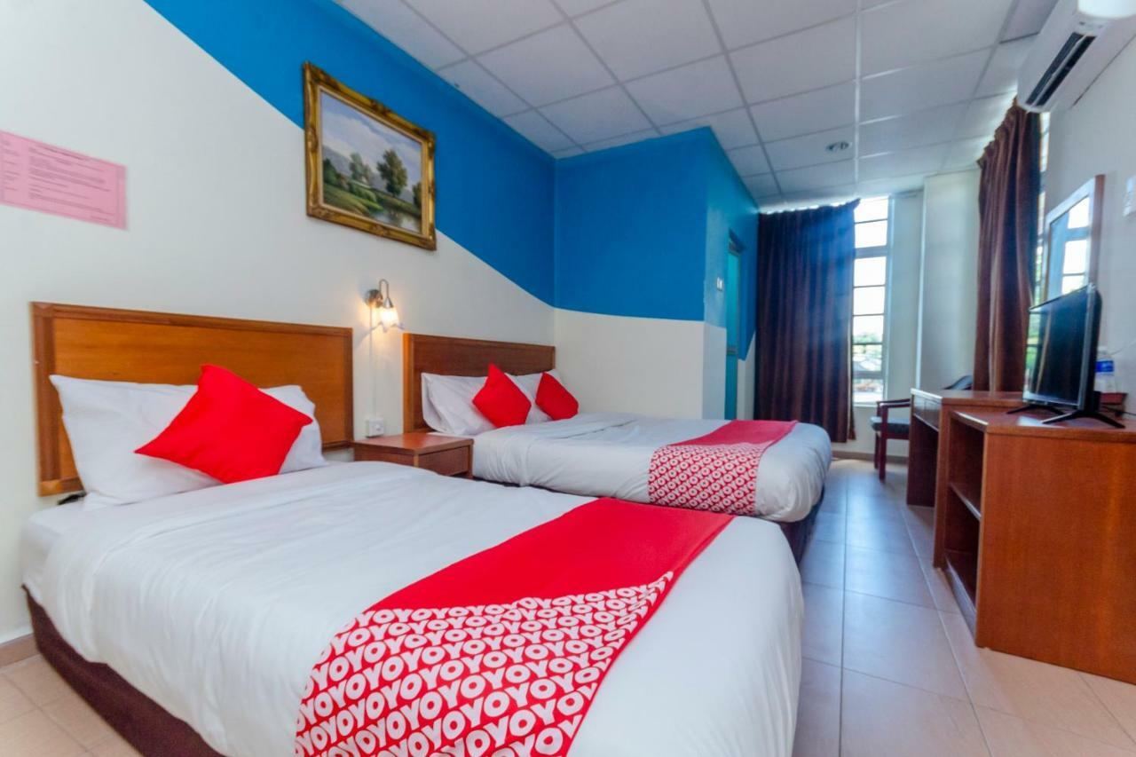 Oyo 702 D View Hotel Mersing Bagian luar foto