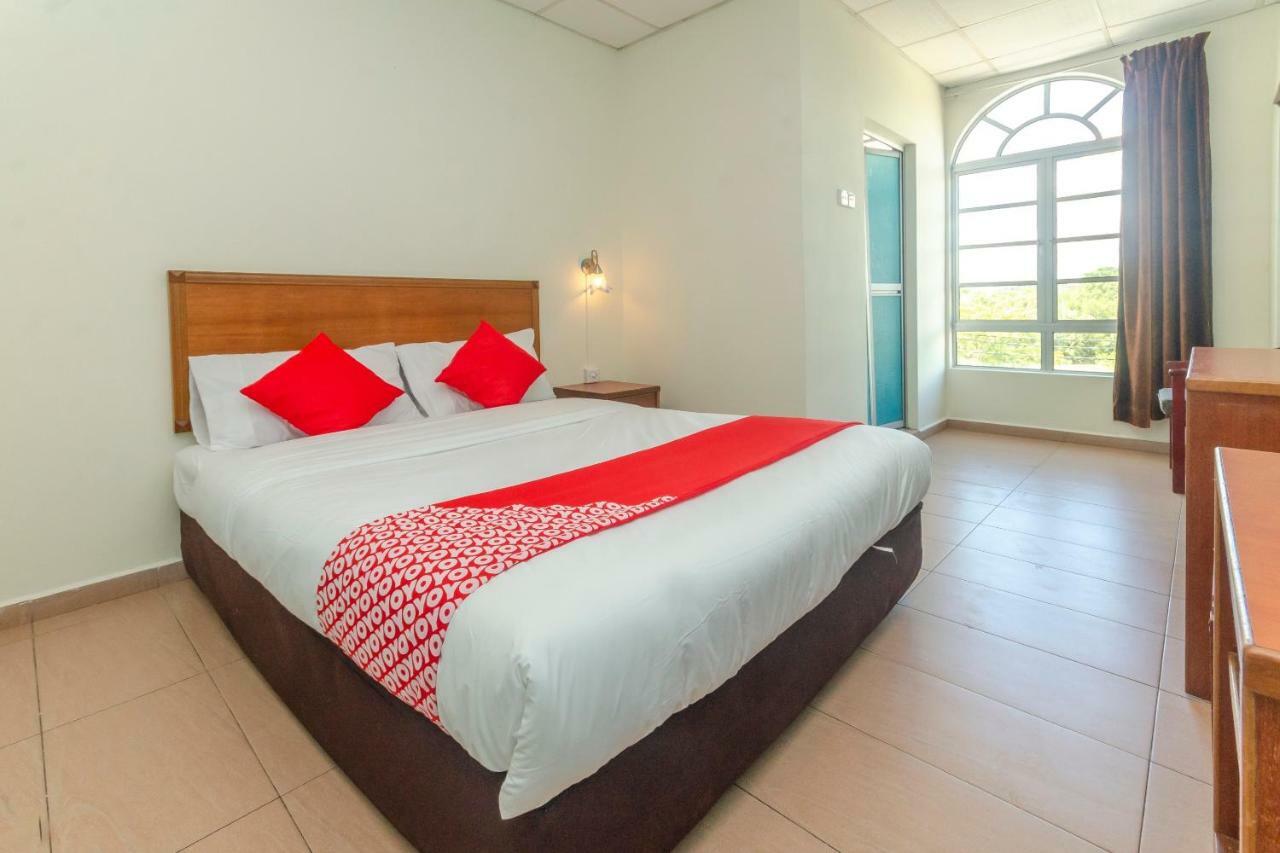 Oyo 702 D View Hotel Mersing Bagian luar foto