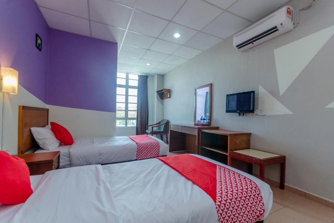 Oyo 702 D View Hotel Mersing Bagian luar foto