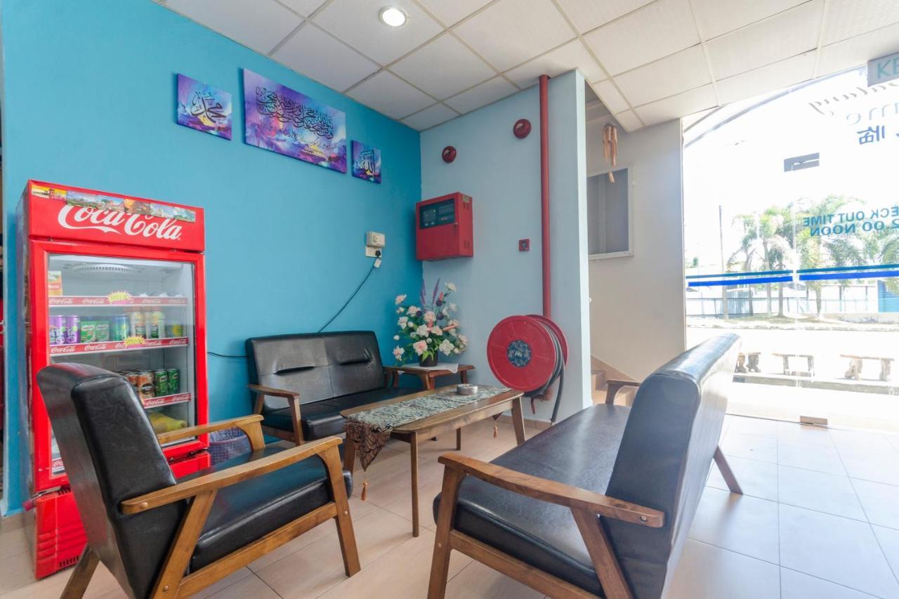 Oyo 702 D View Hotel Mersing Bagian luar foto