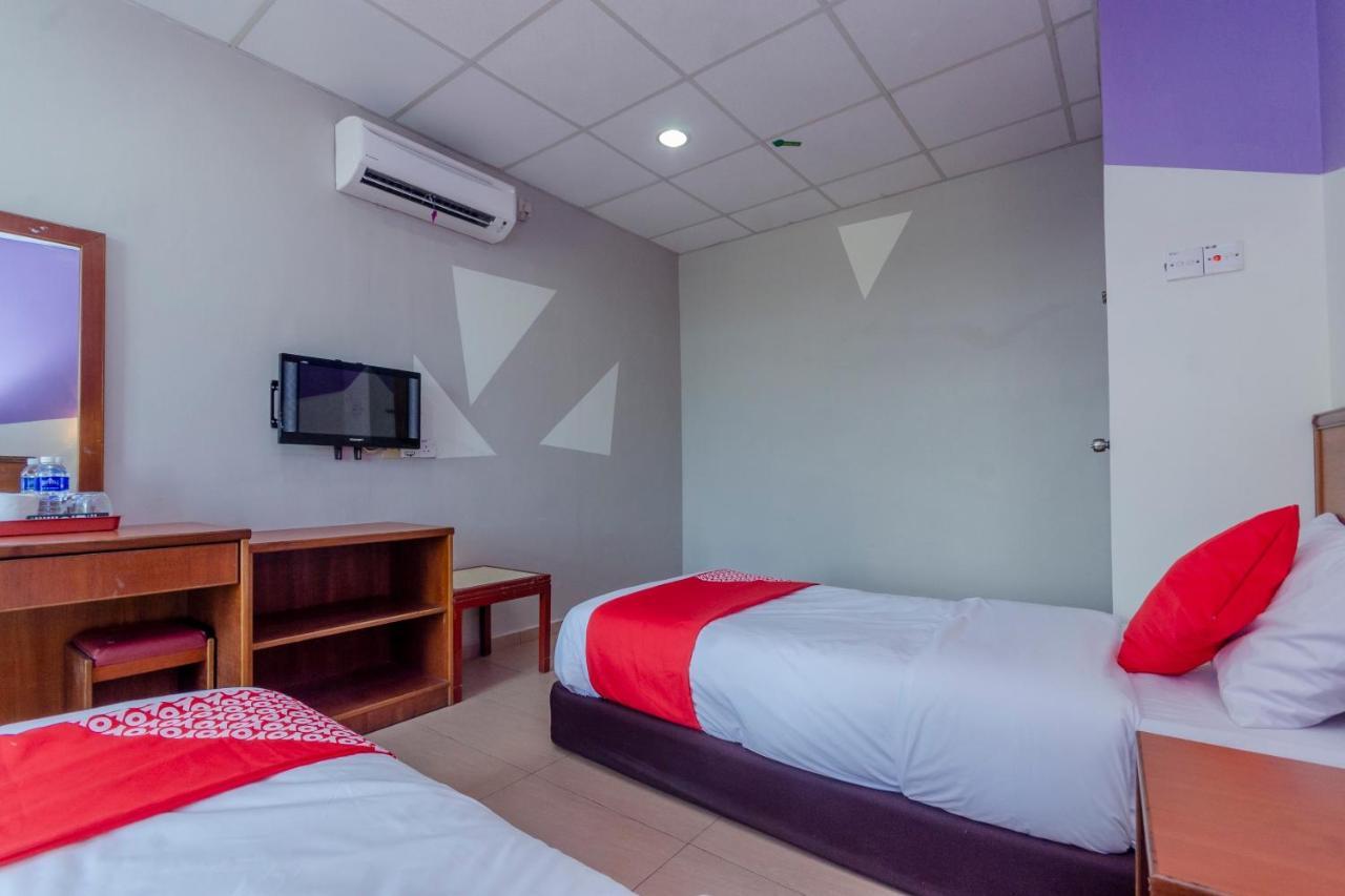 Oyo 702 D View Hotel Mersing Bagian luar foto